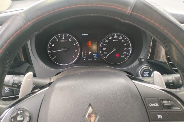 Used Mitsubishi Outlander 2016 2.4L 4x4 Luxury Edition 7-Seater Instrument Cluster