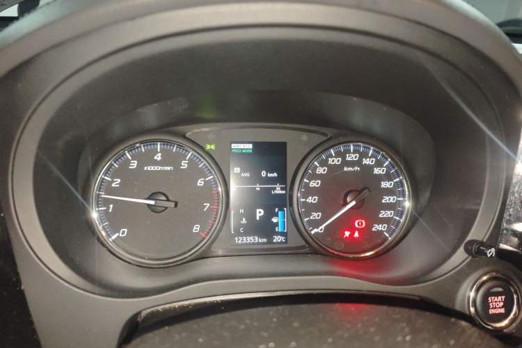 Used Mitsubishi Outlander 2016 2.4L 4x4 Elite Edition 7-Seater Instrument Cluster