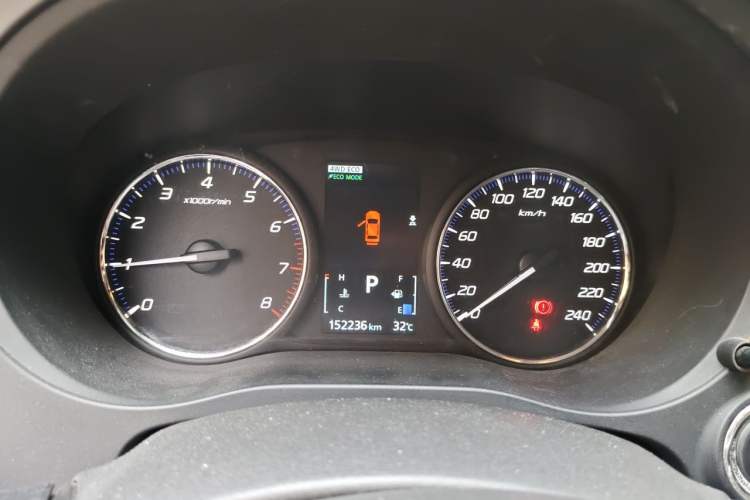 Used Mitsubishi Outlander 2016 2.4L 4x4 Elite Edition 7-Seater Instrument Cluster