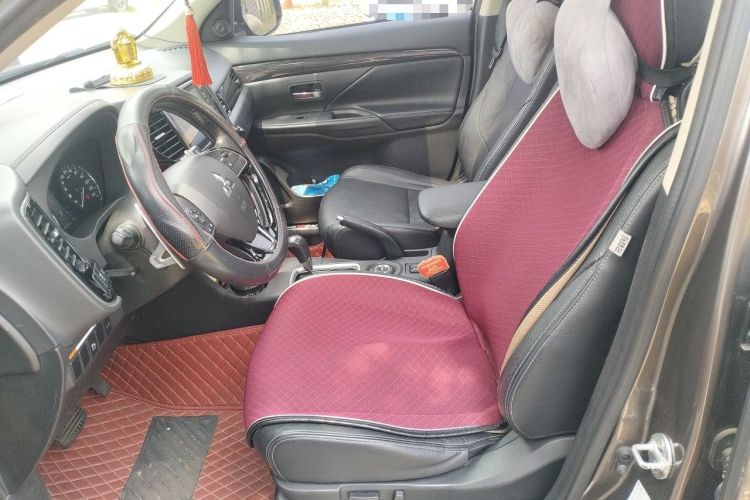 Used Mitsubishi Outlander 2016 2.4L 4x4 Luxury Edition 7-Seater Left Front Seat