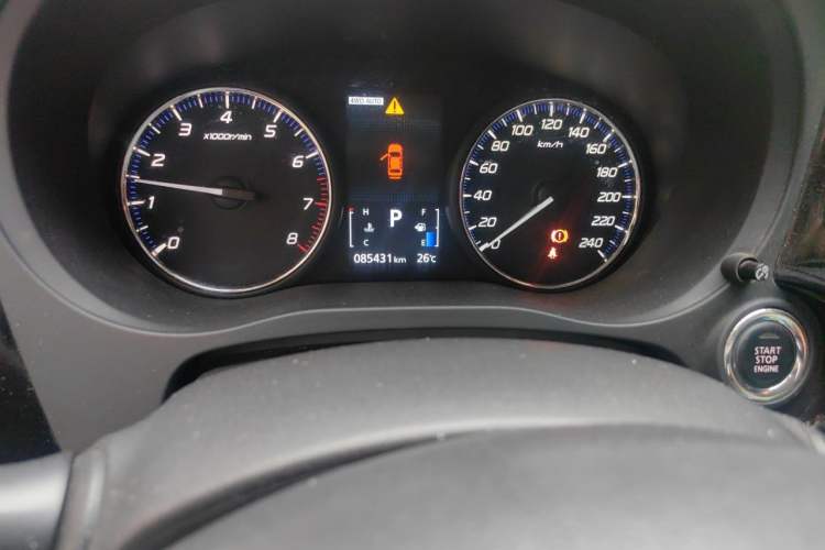 Used Mitsubishi Outlander 2016 2.4L 4x4 Elite Edition 5 Seats Odometer Close Up