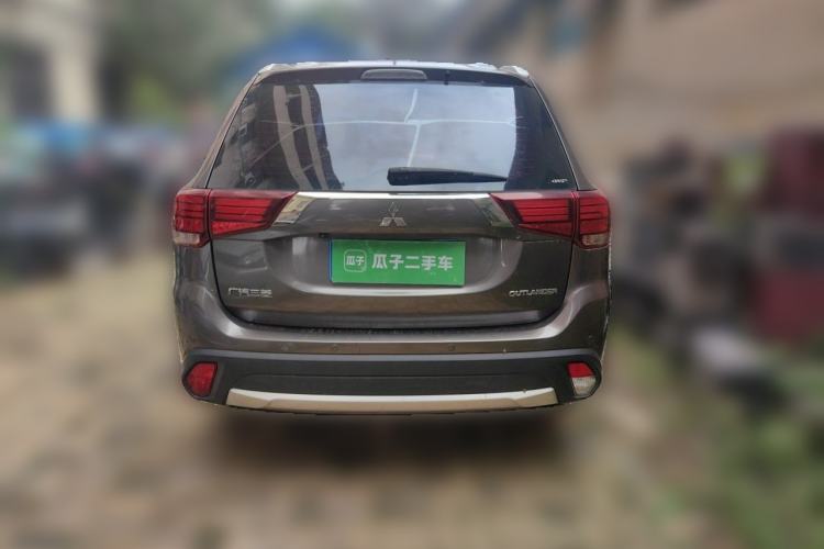 Used Mitsubishi Outlander 2016 2.4L 4x4 Elite Edition 5 Seats Rear