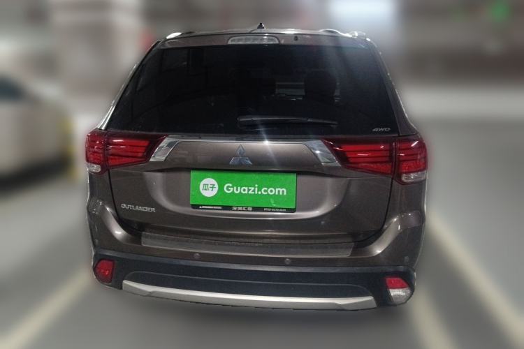 Used Mitsubishi Outlander 2016 2.4L 4x4 Flagship GT Edition 7 Seats Rear