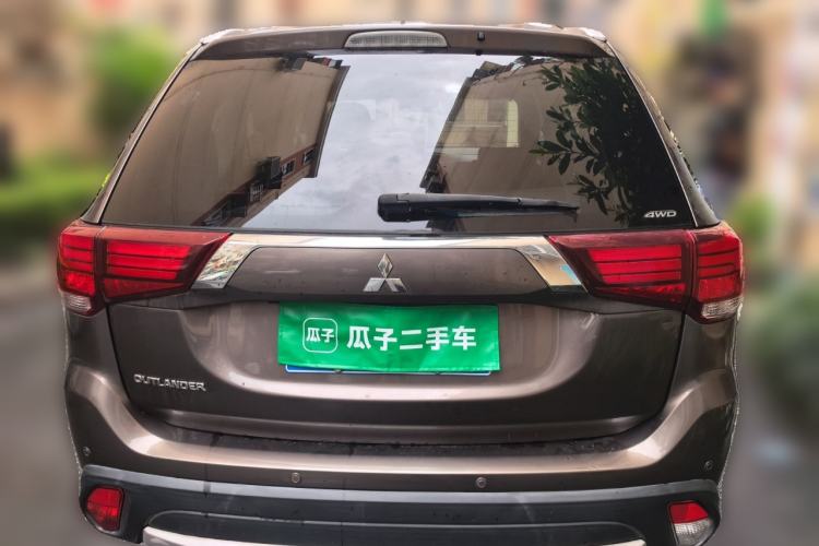 Used Mitsubishi Outlander 2016 2.4L 4x4 Elite Edition 5 Seats Rear