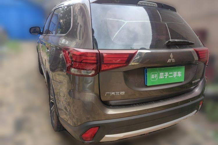 Used Mitsubishi Outlander 2016 2.4L 4x4 Elite Edition 5 Seats Rear Left 45 Deg