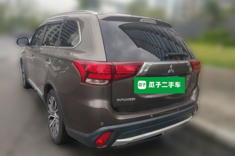 Used Mitsubishi Outlander 2016 2.4L 4x4 Elite Edition 5 Seats Rear Left 45 Deg