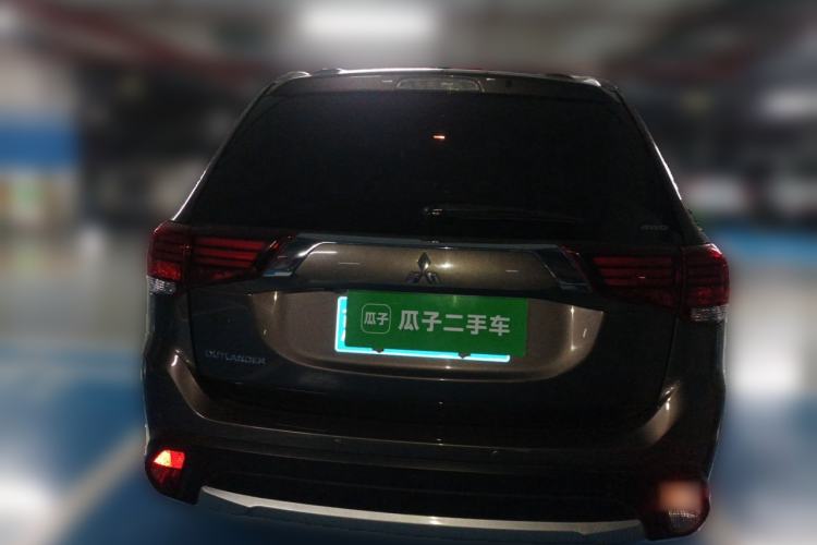 Used Mitsubishi Outlander 2016 2.4L 4x4 Flagship GT Edition 7 Seats Rear