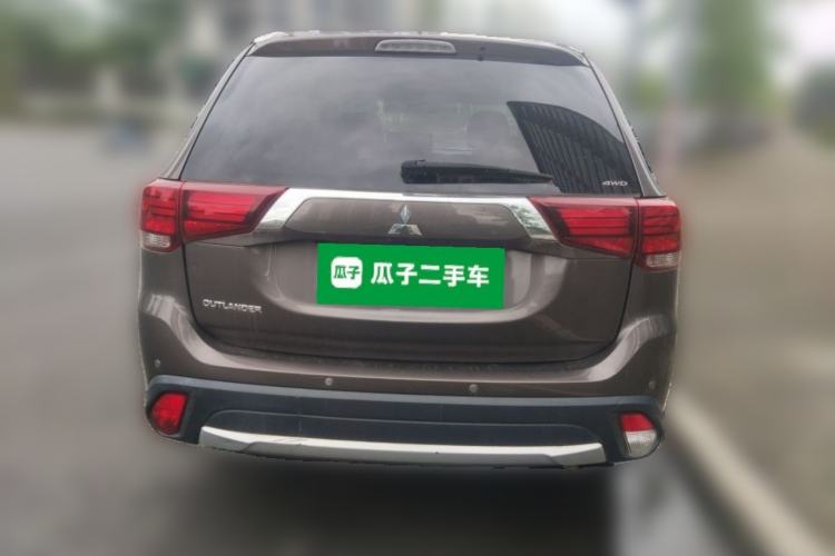 Used Mitsubishi Outlander 2016 2.4L 4x4 Elite Edition 5 Seats Rear