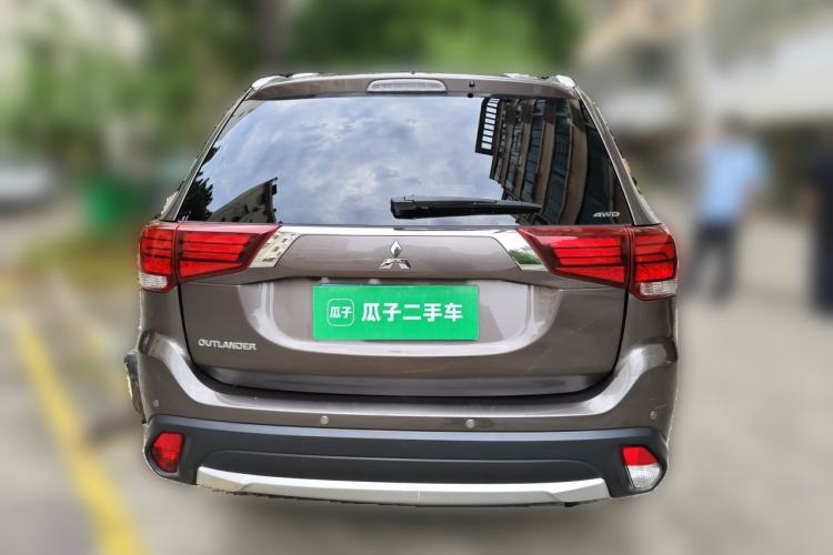 Used Mitsubishi Outlander 2016 2.4L 4x4 Elite Edition 7-Seater Rear