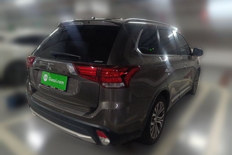Used Mitsubishi Outlander 2016 2.4L 4x4 Flagship GT Edition 7 Seats Rear Right 45 Deg