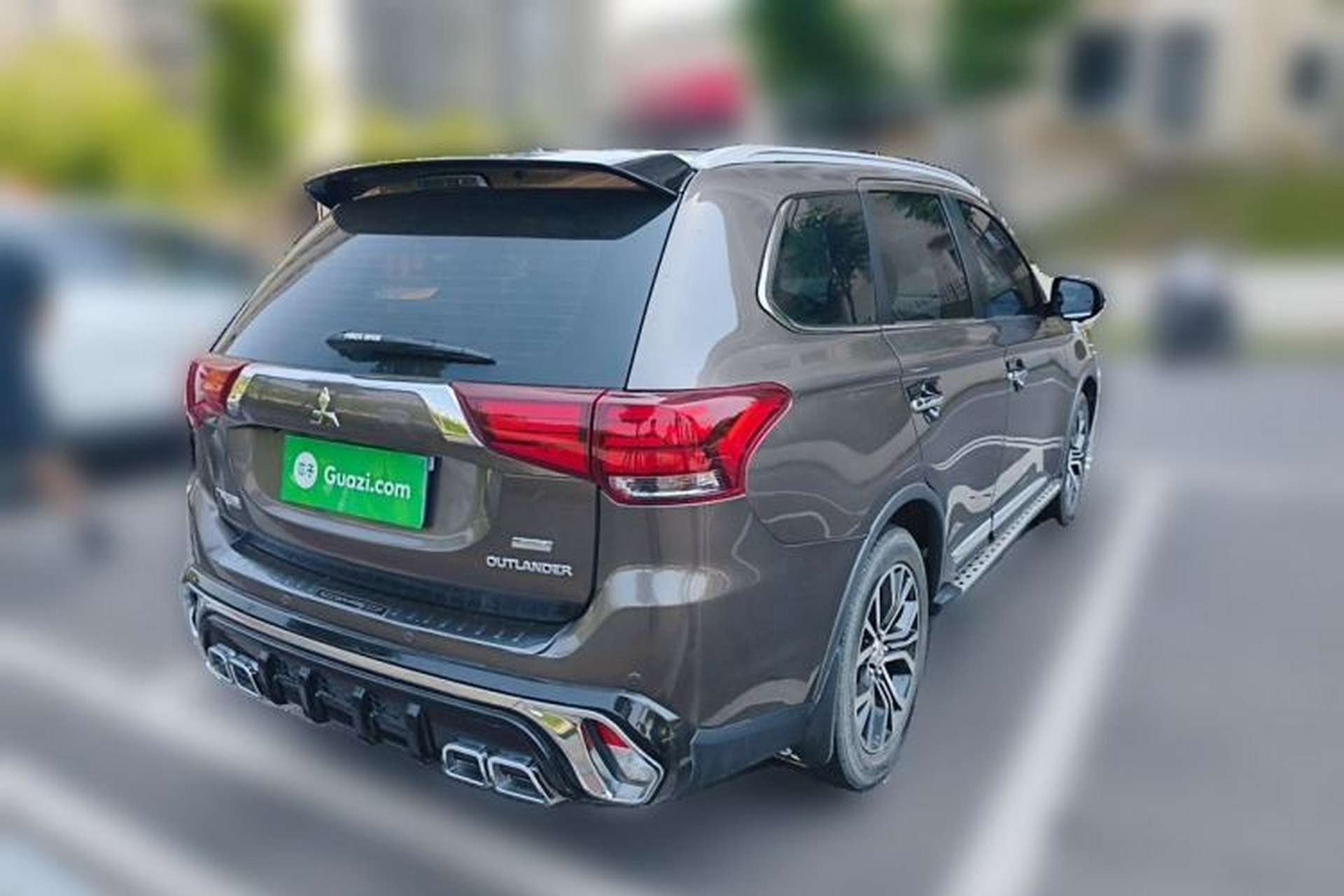 Used Mitsubishi Outlander 2016 2.4L 4x4 Luxury Edition 7-Seater Rear Right 45 Deg