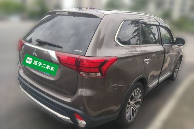 Used Mitsubishi Outlander 2016 2.4L 4x4 Elite Edition 5 Seats Rear Right 45 Deg