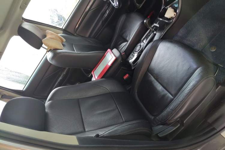 Used Mitsubishi Outlander 2016 2.4L 4x4 Elite Edition 5 Seats Right Front Seat