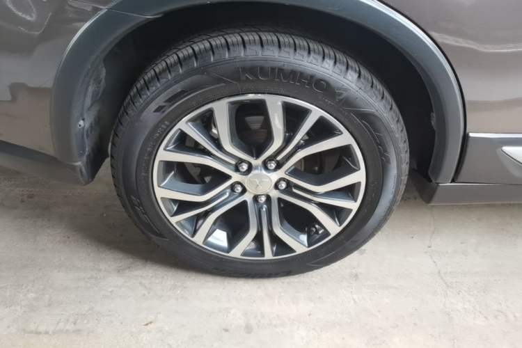 Used Mitsubishi Outlander 2016 2.4L 4x4 Elite Edition 5 Seats Right Rear Wheel Hub