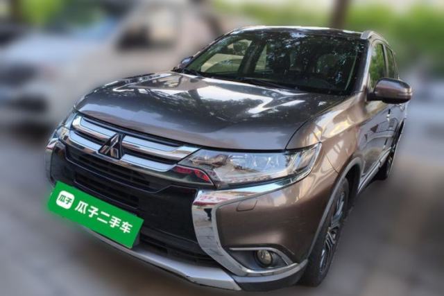 Used Mitsubishi Outlander 2016 2.4L 4x4 Luxury Edition 7-Seater