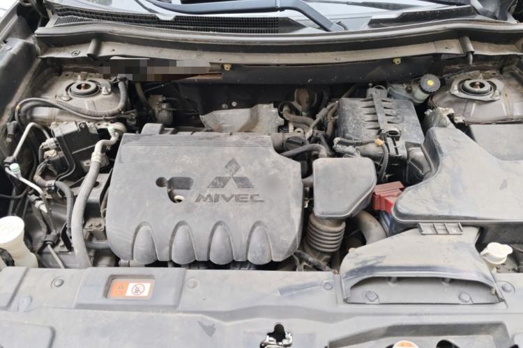 Used Mitsubishi Outlander 2016 2.4L 4x4 Elite Edition 7-Seater Engine Bay