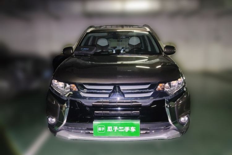 Used Mitsubishi Outlander 2016 2.4L 4x4 Elite Edition 5 Seats Front