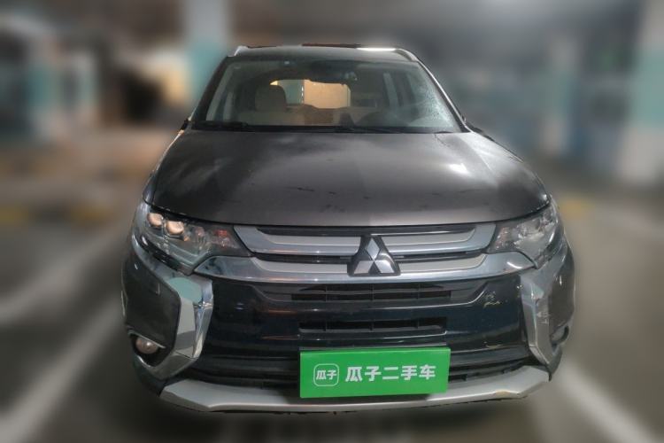 Used Mitsubishi Outlander 2016 2.4L 4x4 Elite Edition 5 Seats Front
