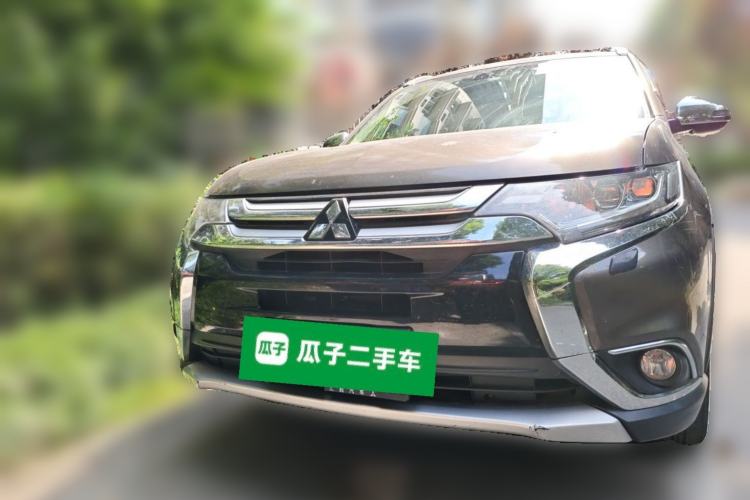 Used Mitsubishi Outlander 2016 2.4L 4x4 Elite Edition 5 Seats Front