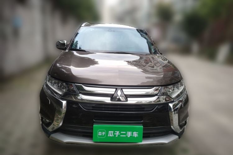 Used Mitsubishi Outlander 2016 2.4L 4x4 Elite Edition 5 Seats Front