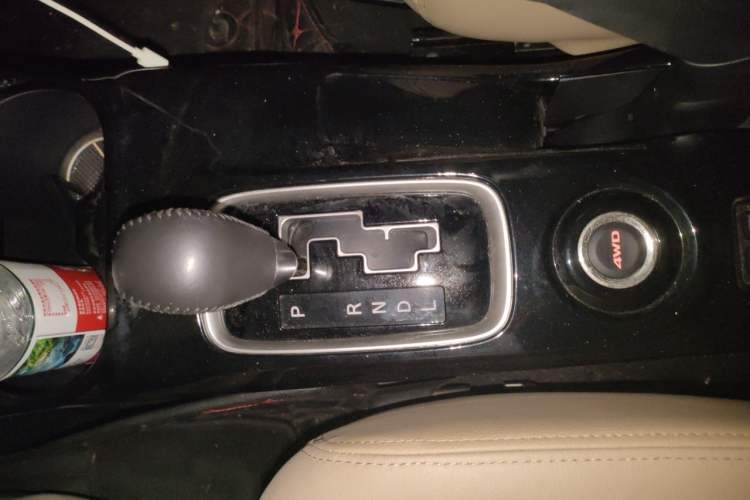 Used Mitsubishi Outlander 2016 2.4L 4x4 Elite Edition 5 Seats Gear Lever
