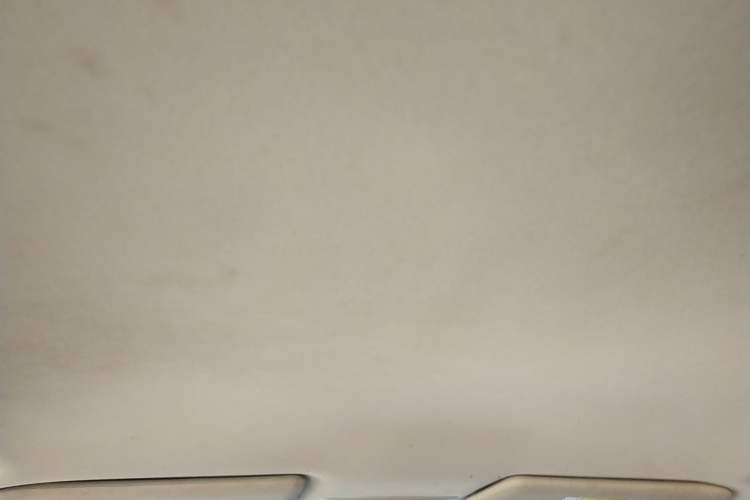 Used Mitsubishi Outlander 2016 2.0L Two-Wheel Drive Fashion Edition 5 Seats Headliner