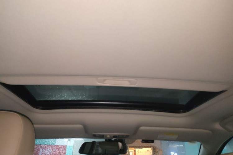 Used Mitsubishi Outlander 2016 2.4L 4x4 Elite Edition 5 Seats Headliner