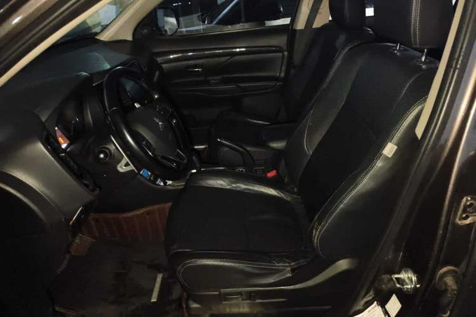Used Mitsubishi Outlander 2016 2.4L 4x4 Elite Edition 5 Seats Left Front Seat
