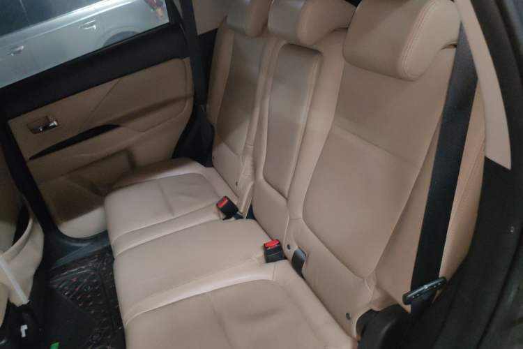 Used Mitsubishi Outlander 2016 2.4L 4x4 Elite Edition 5 Seats Left Rear Seat