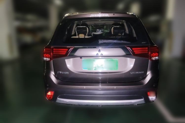 Used Mitsubishi Outlander 2016 2.4L 4x4 Elite Edition 5 Seats Rear