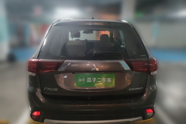 Used Mitsubishi Outlander 2016 2.4L 4x4 Elite Edition 5 Seats Rear