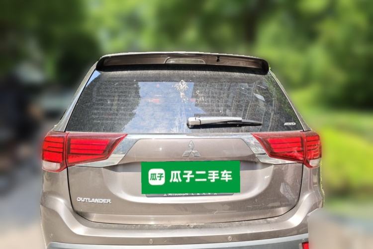 Used Mitsubishi Outlander 2016 2.4L 4x4 Elite Edition 5 Seats Rear