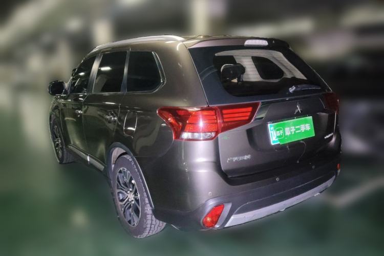 Used Mitsubishi Outlander 2016 2.4L 4x4 Elite Edition 5 Seats Rear Left 45 Deg