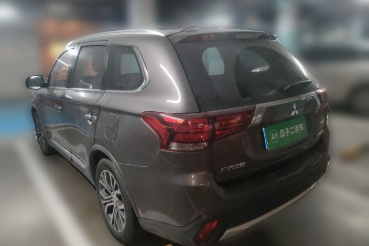 Used Mitsubishi Outlander 2016 2.4L 4x4 Elite Edition 5 Seats Rear Left 45 Deg