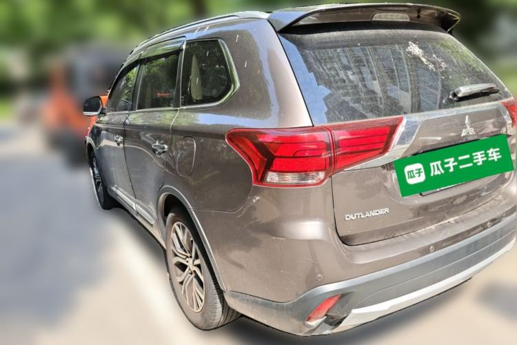 Used Mitsubishi Outlander 2016 2.4L 4x4 Elite Edition 5 Seats Rear Left 45 Deg