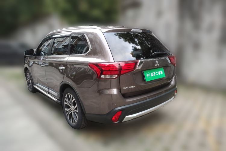 Used Mitsubishi Outlander 2016 2.4L 4x4 Elite Edition 5 Seats Rear Left 45 Deg