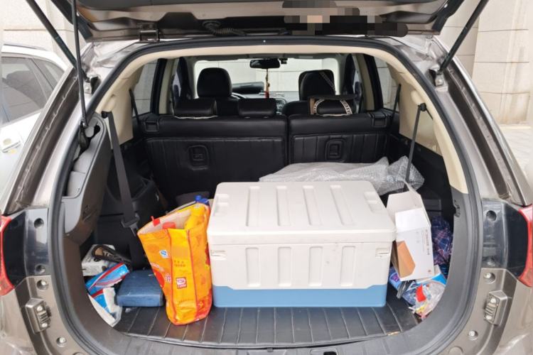 Used Mitsubishi Outlander 2016 2.4L 4x4 Elite Edition 7-Seater Trunk