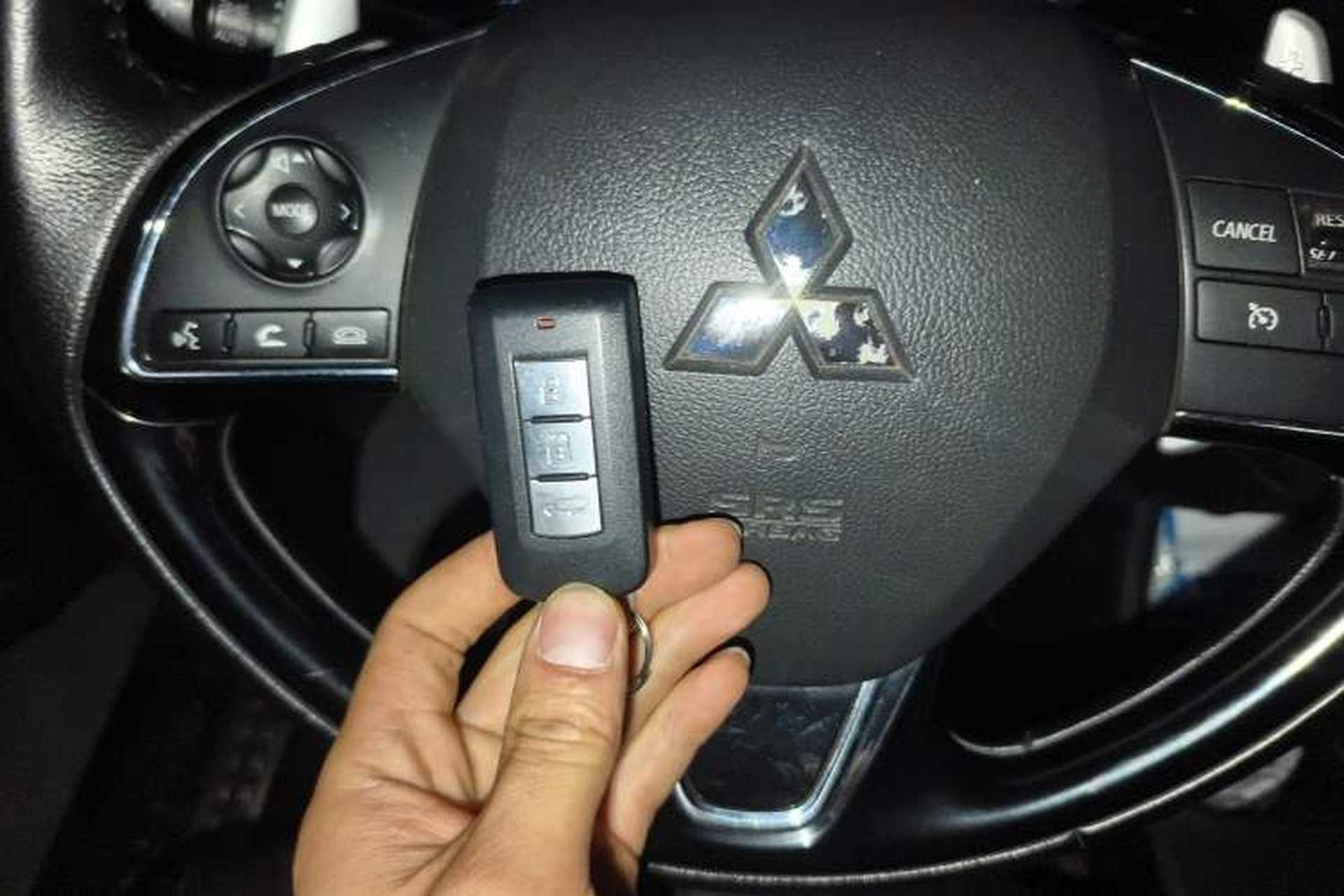 Used Mitsubishi Outlander 2016 2.4L 4x4 Elite Edition 5 Seats Vehicle Key
