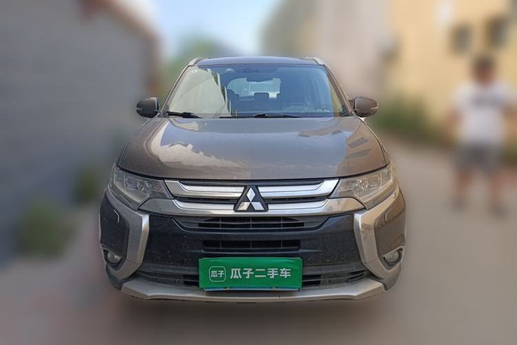 Used Mitsubishi Outlander 2016 2.4L 4x4 Elite Edition 5 Seats Front