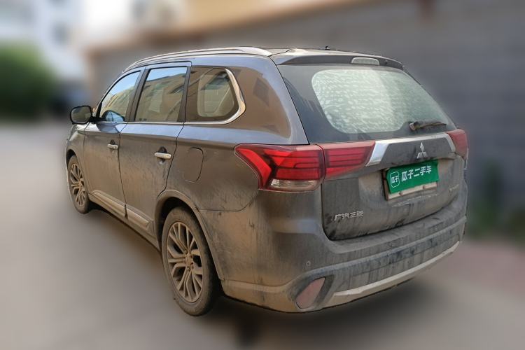 Used Mitsubishi Outlander 2016 2.4L 4x4 Elite Edition 5 Seats Rear Left 45 Deg