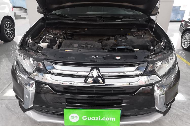 Used Mitsubishi Outlander 2016 2.4L 4x4 Elite Edition 5 Seats Engine Bay