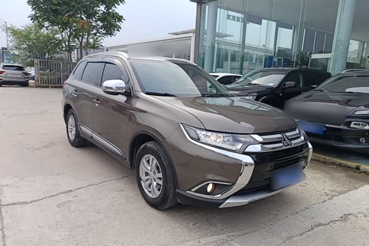 Used Mitsubishi Outlander 2016 2.0L Two-Wheel Drive Value Edition 5 Seats Exterior 1