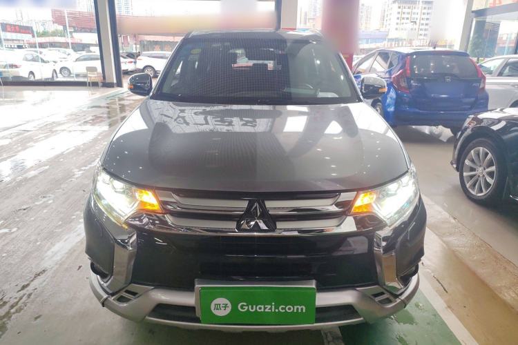 Used Mitsubishi Outlander 2016 2.4L 4x4 Elite Edition 5 Seats Exterior 1