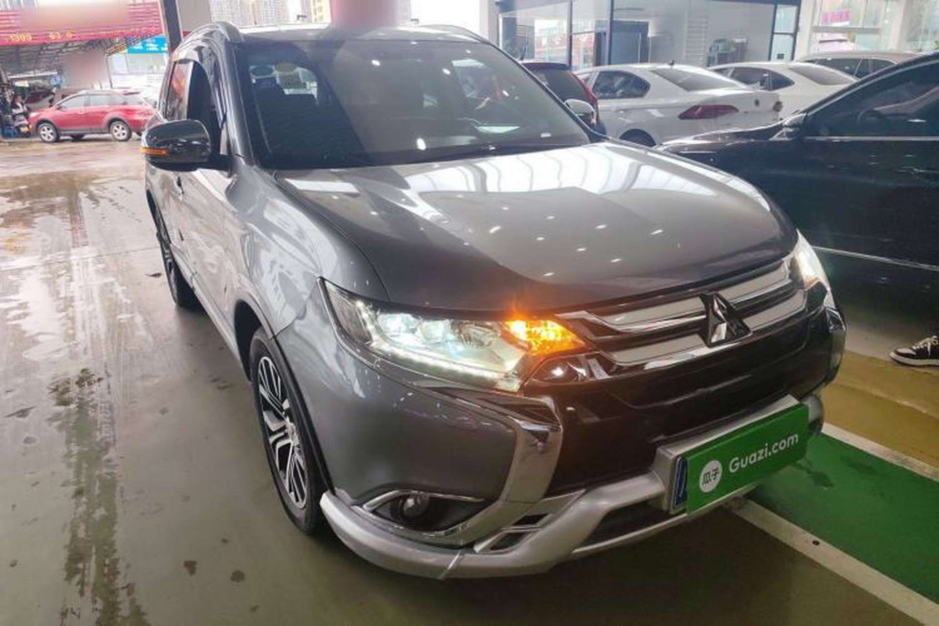 Used Mitsubishi Outlander 2016 2.4L 4x4 Elite Edition 5 Seats Exterior 2
