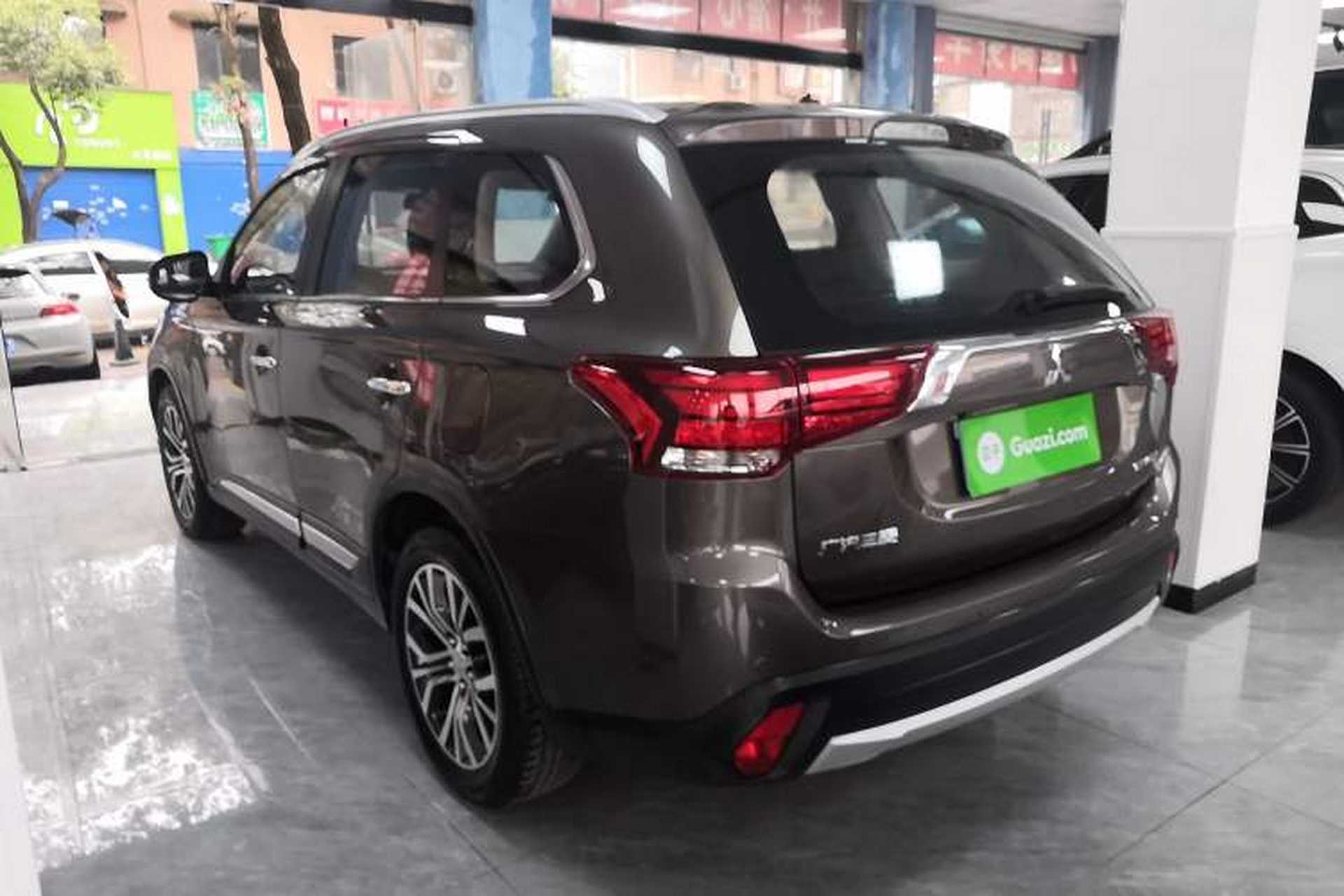 Used Mitsubishi Outlander 2016 2.4L 4x4 Elite Edition 5 Seats Exterior 3