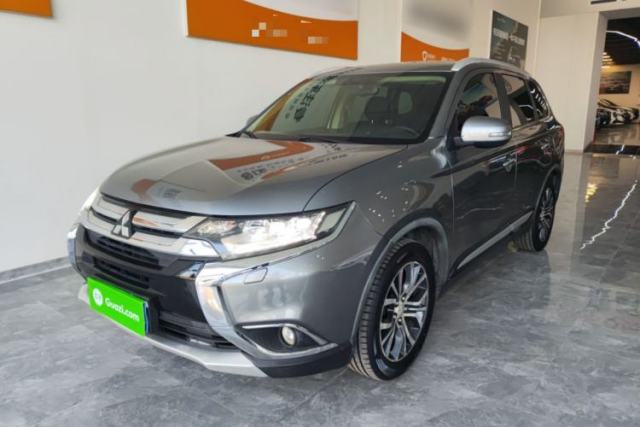 Ojetý Mitsubishi Outlander 2016 2.4L 4x4 Elite Edition 5 Seats