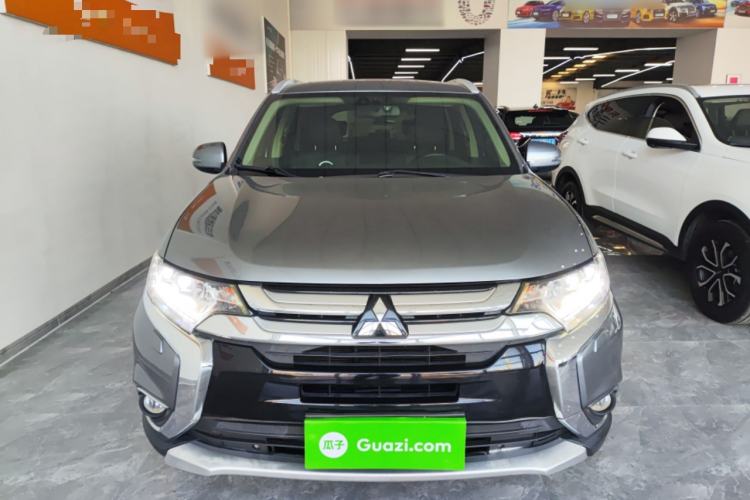 Used Mitsubishi Outlander 2016 2.4L 4x4 Elite Edition 5 Seats Front