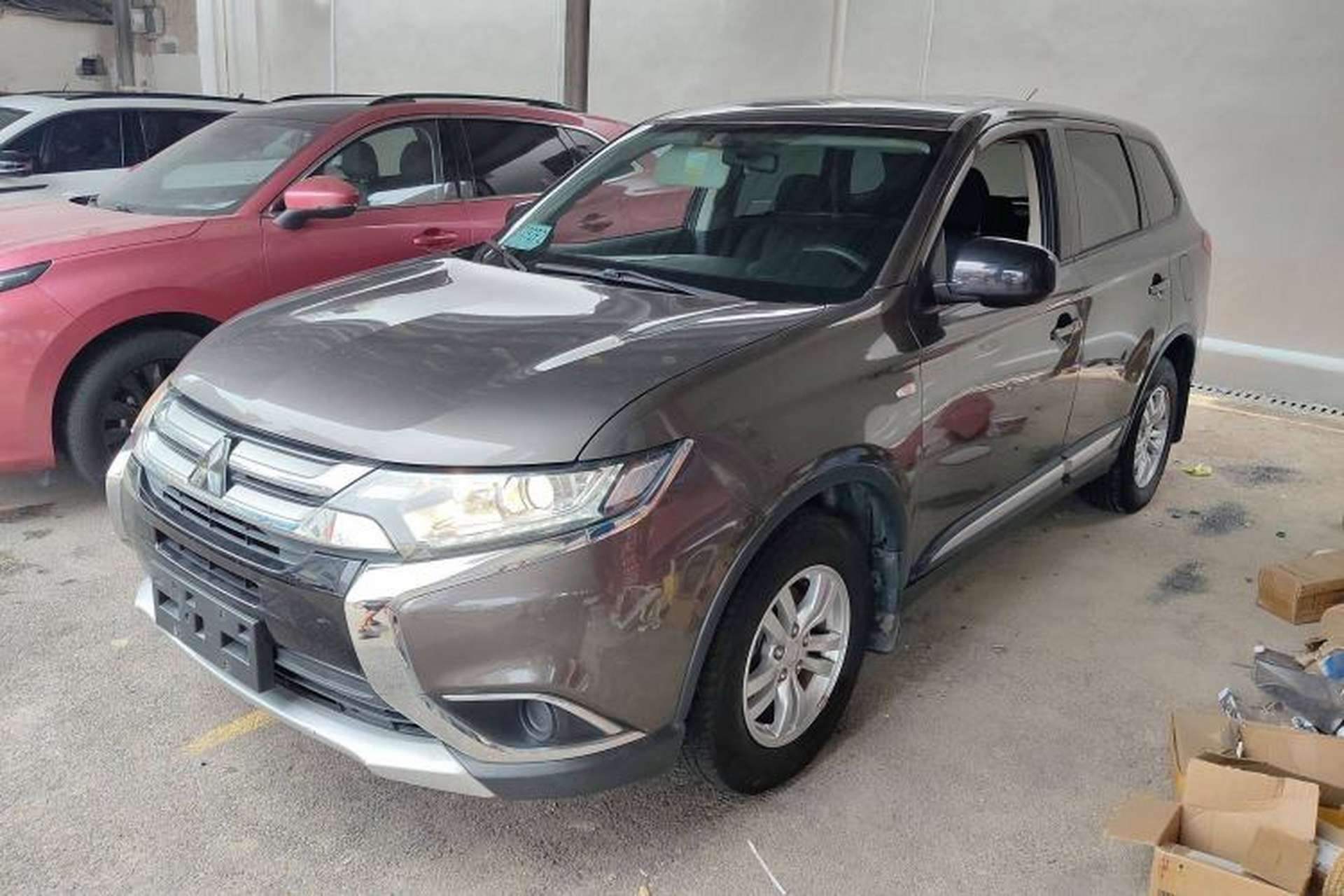 Used Mitsubishi Outlander 2016 2.0L Two-Wheel Drive Comfort Edition 5 Seats Front Left 45 Deg