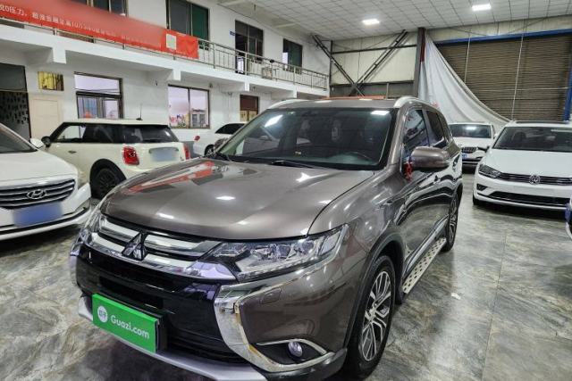 Used Mitsubishi Outlander 2016 2.4L 4x4 Luxury Edition 7-Seater