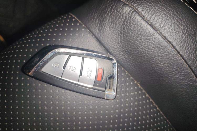Used Mitsubishi Outlander 2016 2.4L 4x4 Elite Edition 5 Seats Interior 1